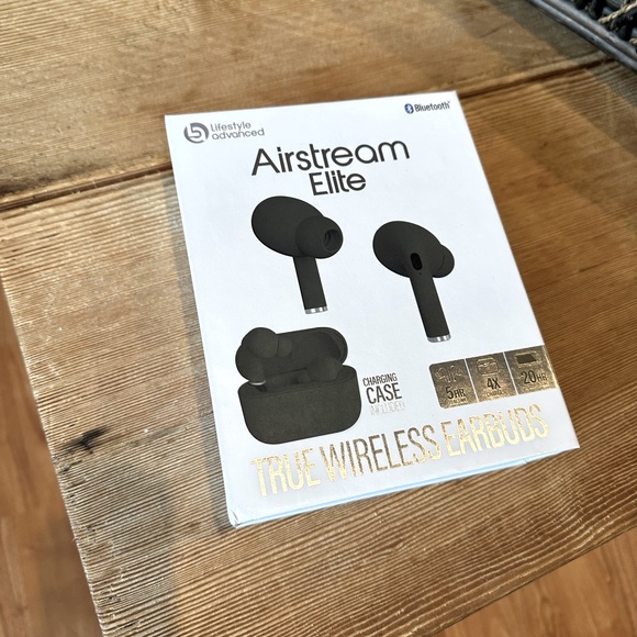 Lifestyle Advanced True Wireless Earbuds - Picture 1 of 3